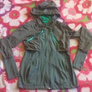Small running wind breaker. Thumb holes!!